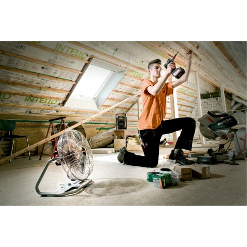 AV 18 VENTILADOR A BATERÍA